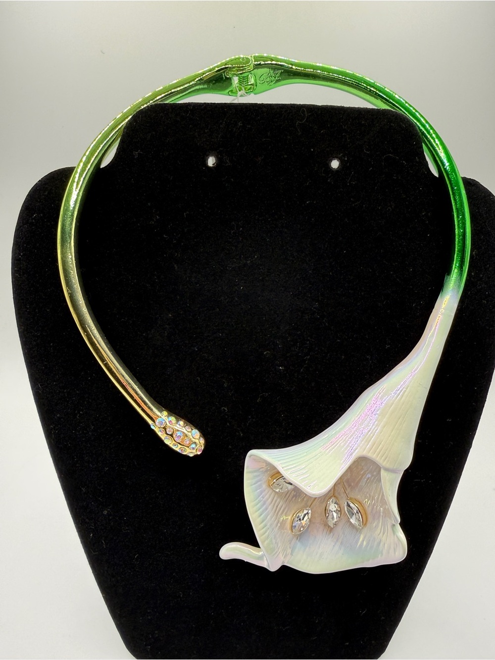 NWT Betsey Johnson Calla Lily Collar Statement Necklace w/ Crystals -retail $128